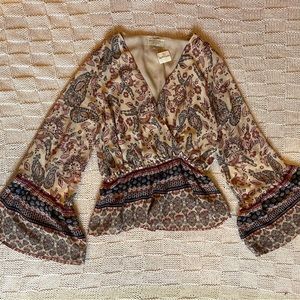 NWT Bell Sleeve Floral Top